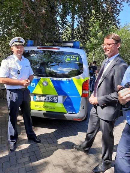 2020 07 13 Abstandskontrolle mit Wöller 2 Foto ADFC Dresden