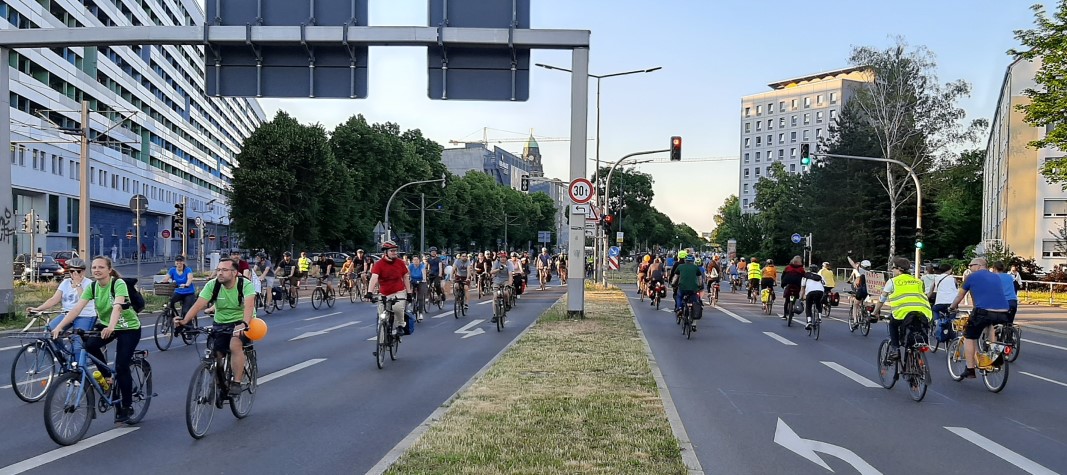 Radnacht OB Wahl 2022 6 Foto ADFC Foto Edwin Seifert klein