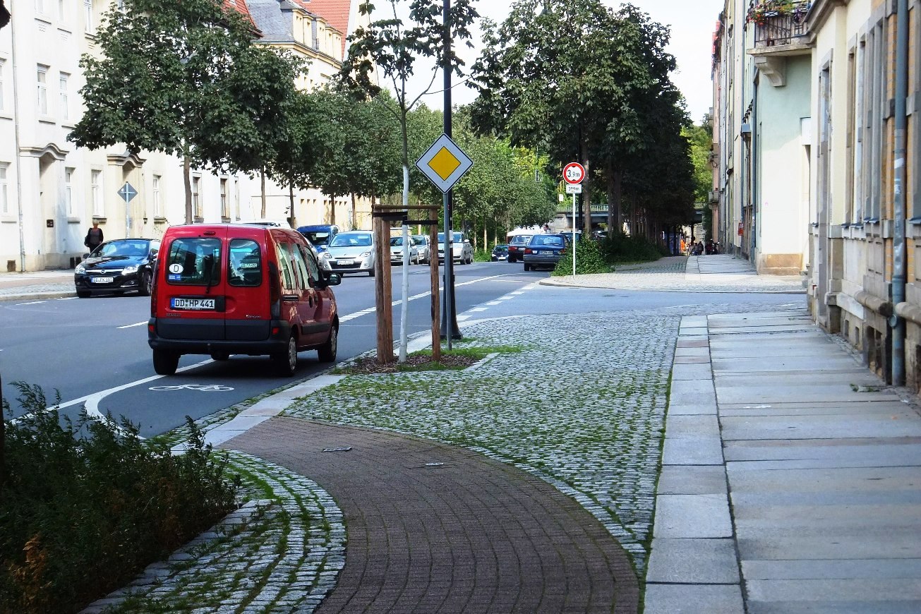 Radweg Falschparker Rehefelder (c) ADFC